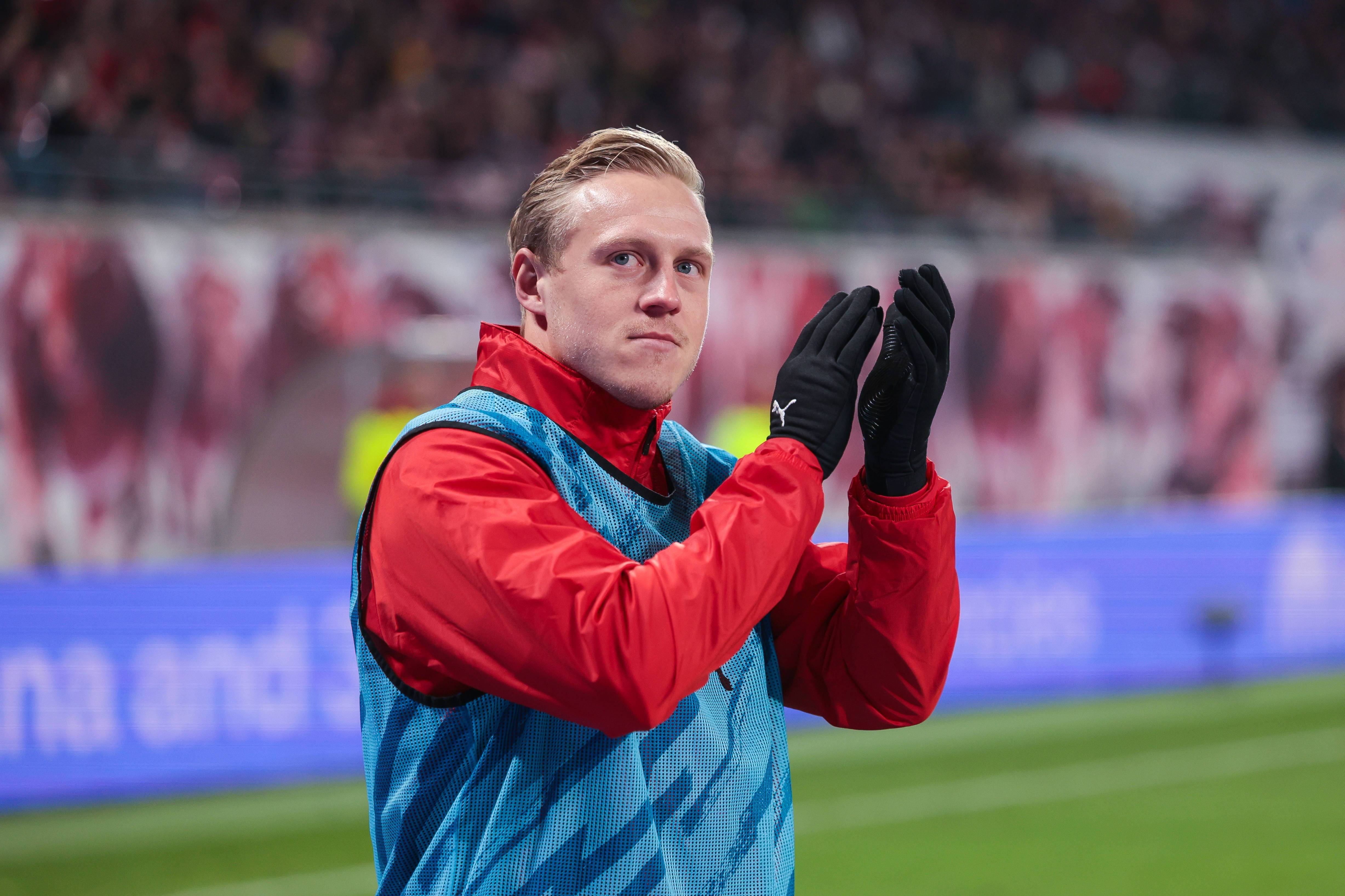 莱比锡发布备战花絮，加时末段篮板制胜，荷甲任务艰巨，年轻球员得到机会