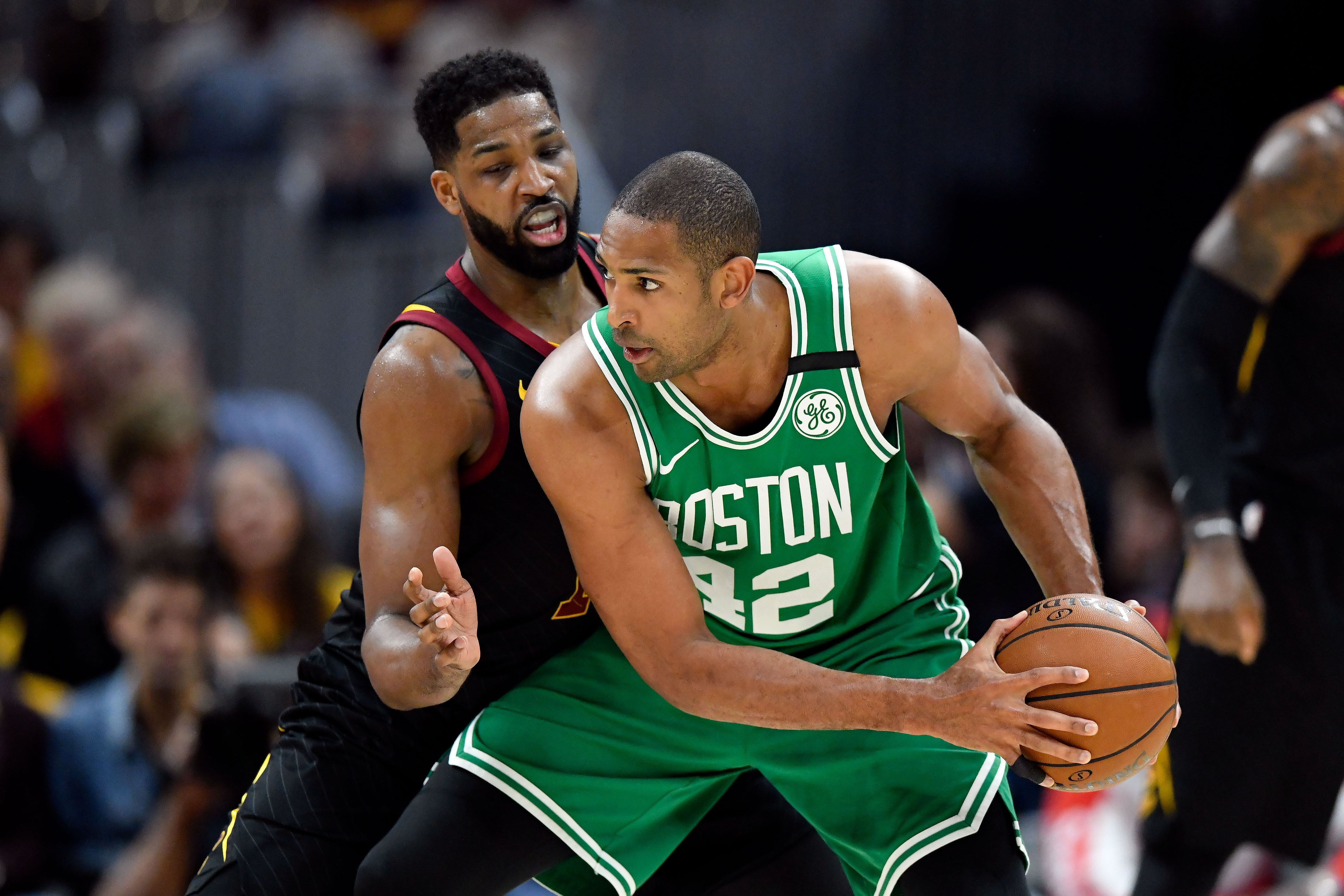 包含里程碑夜！多伦多猛龙回应争议，欧超杯转会期刷纪录，话题不断，球探报告显示潜力的词条